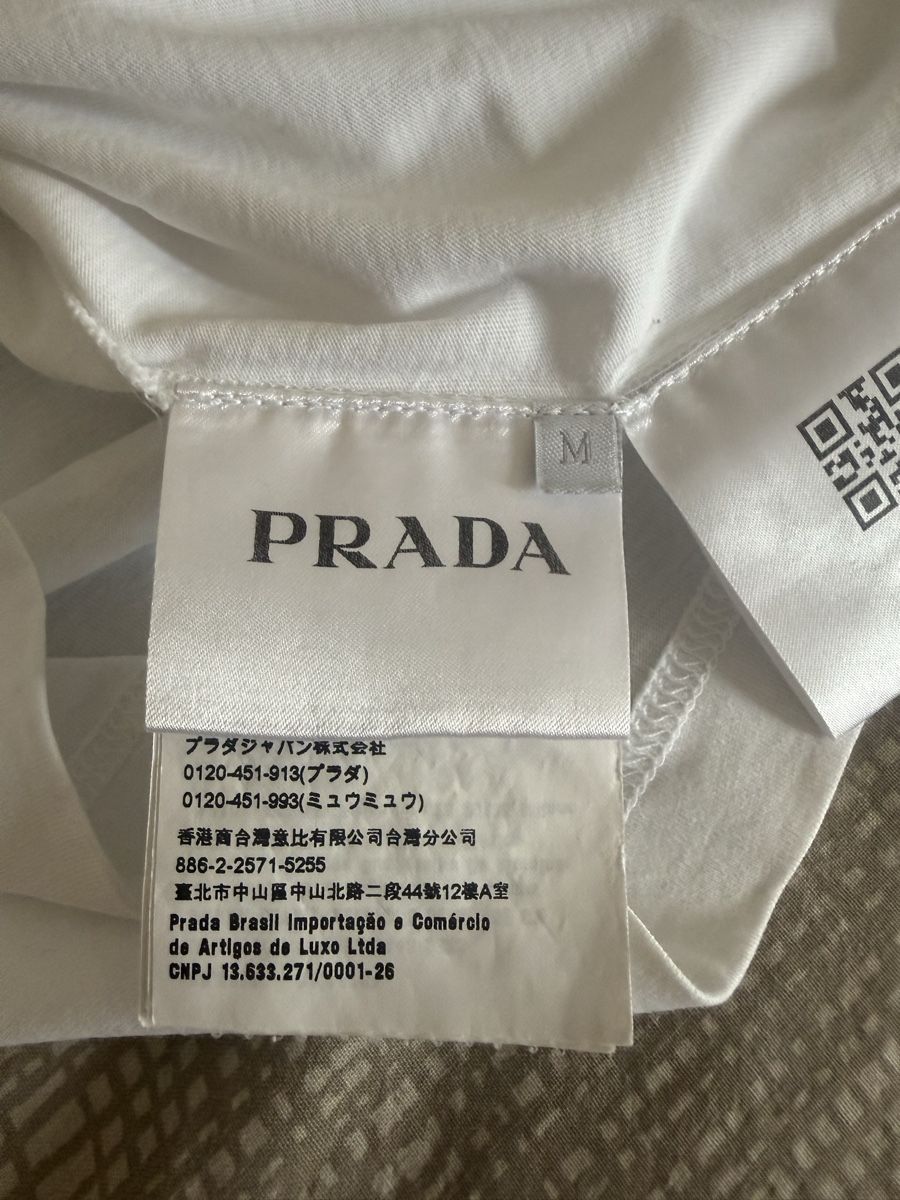 T-shirt: T shirt Prada – Nuovo (secondo la descrizione) da Genève venduto da tho_5cfx 3