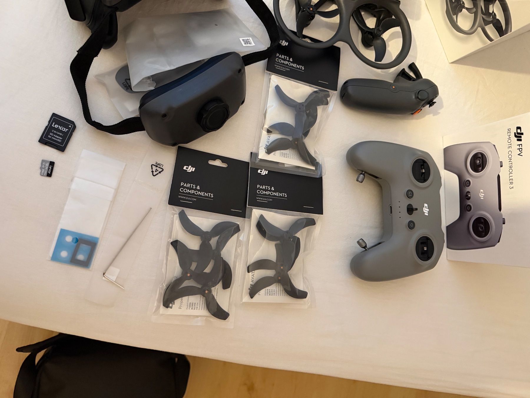 DJI Caméscopes: DJI Avata 2 Fly More Combo & mehre – D'occasion à Wolfenschiessen par joa_8dss 2