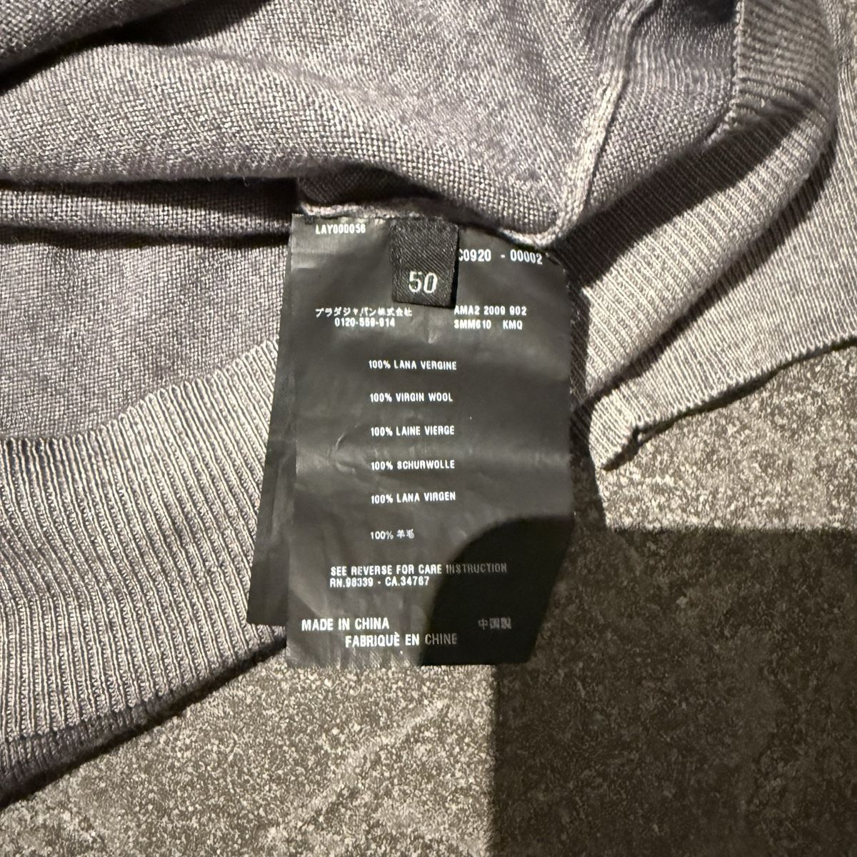 Prada Maglioni & Felpe: Prada Linea Rossa V-Neck Pullover Grau – Usato da Embrach venduto da bernadiebernada 4
