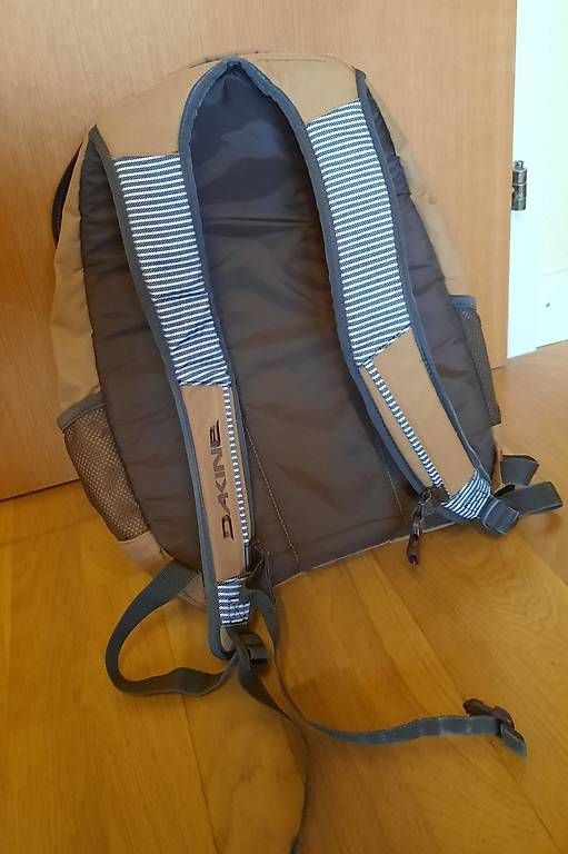 Dakine Zaini: Dakine Rucksack / Schulrucksack – Usato da Giswil venduto da aethra 1