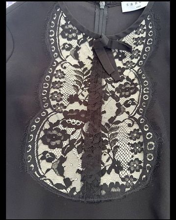 Haut Sandro noir en dentelle taille 36
