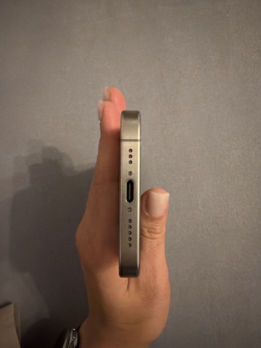 Apple Handys / Smartphones: iPhone 15 Pro, 256 GB – Gebraucht aus Ilanz von kri_6sg6 6