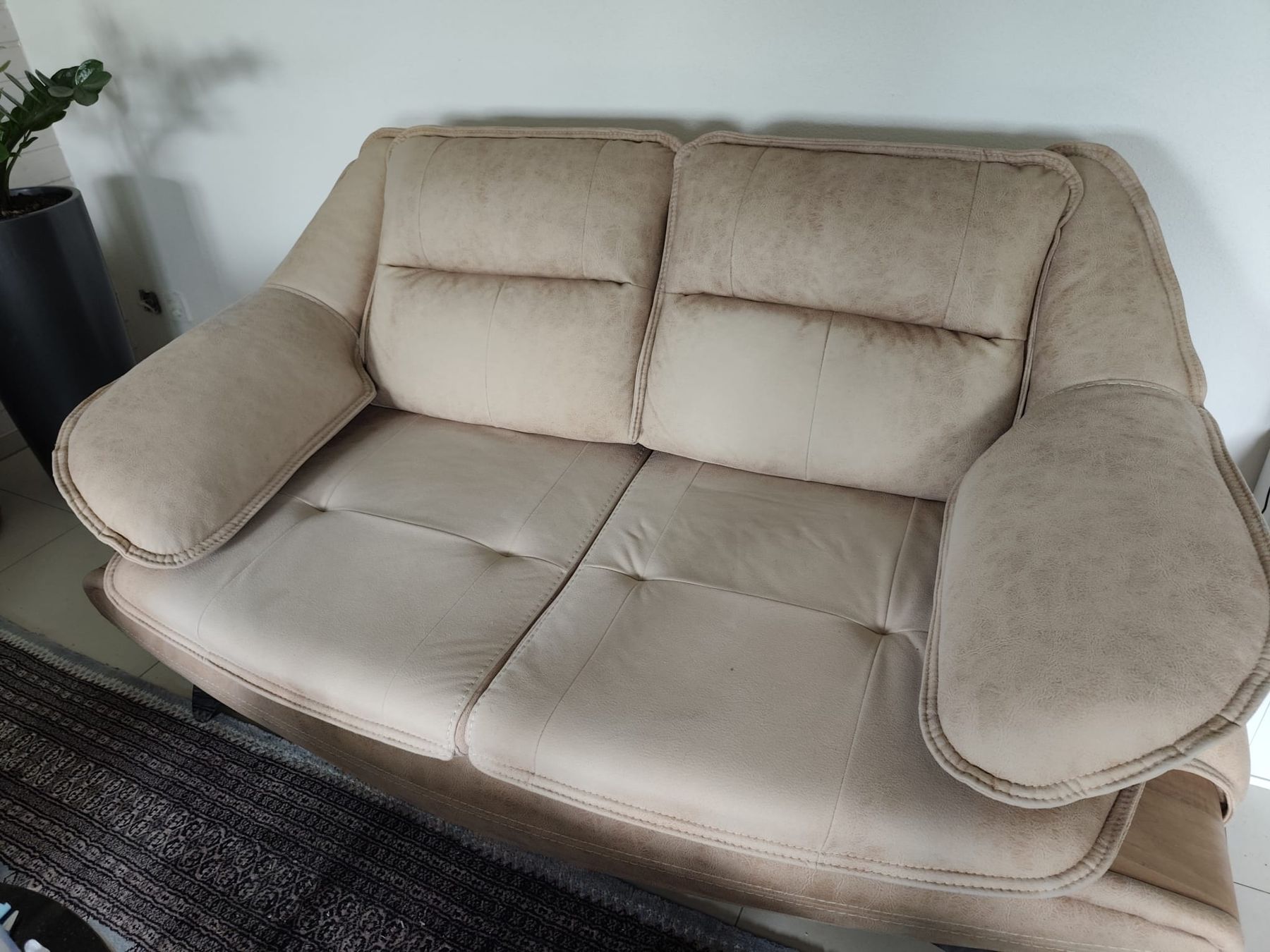 Sofas: Zweier Sofa Beige  – Gebraucht aus Zuckenriet von bm2_88l9 4