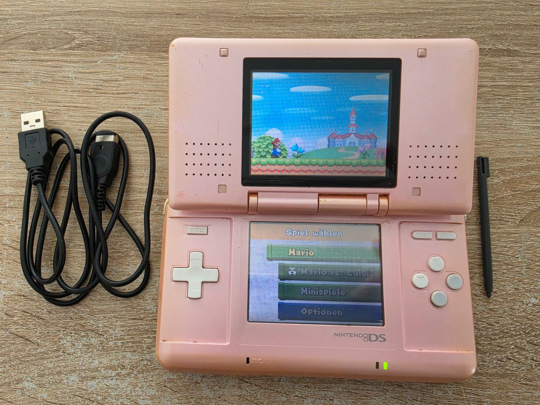 Nintendo Console: Nintendo DS in weiss/rosa – Usato da Sempach venduto da Knuckles17