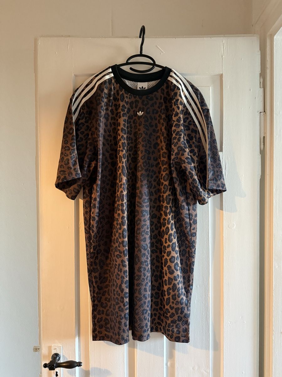 Adidas Kleider: Adidas Mini Kleid – Gebraucht aus St.Gallen von wulfattack