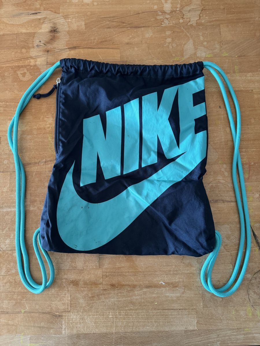 Nike Borse: Nike Sporttasche – Usato da Zollikon venduto da bailey_i