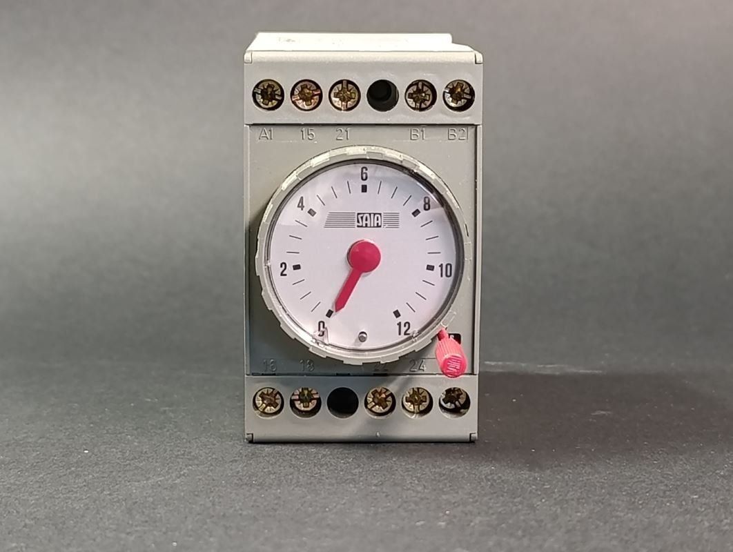 Spine: SAIA Elektromechanische Zeitschaltuhr – Usato da Thielle venduto da urs_8lzn
