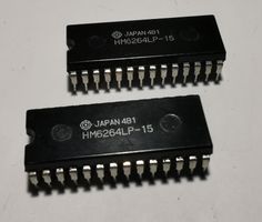 HM6264LP-15 SRAM 8K x 8 Bit 150ns DIP28
