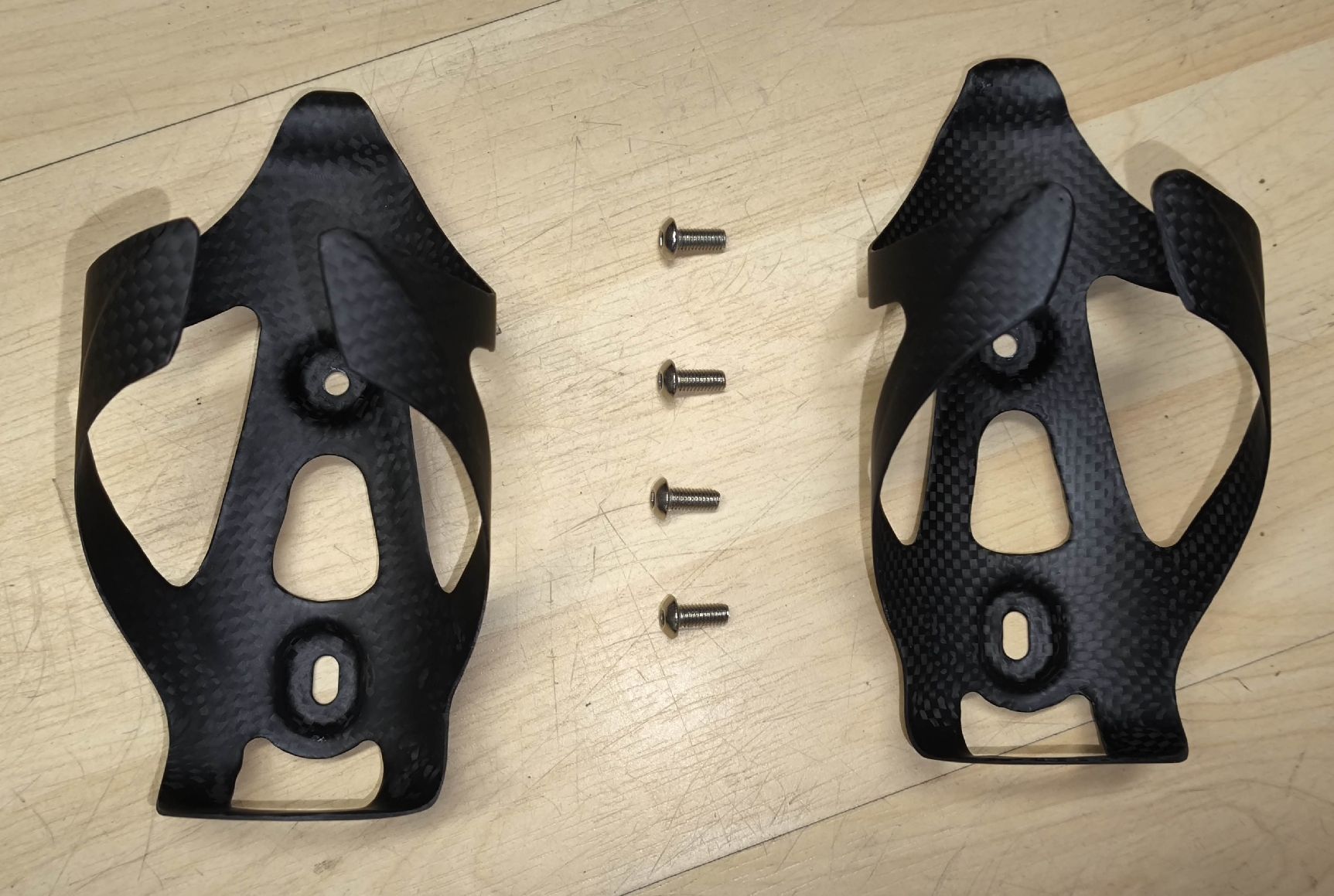 Pezzi di ricambio: Bidonhalter Carbon 1 Paar – Nuovo (secondo la descrizione) da Lausen venduto da Chaldrian