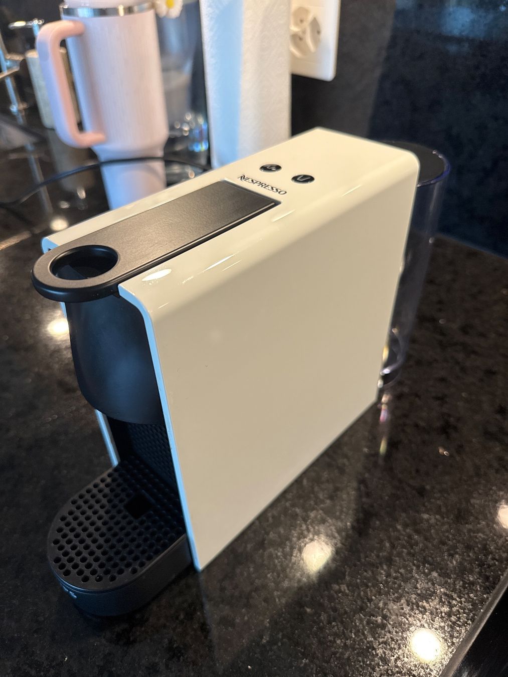 Krups Kaffeemaschinen & Espressomaschinen: Kaffeemaschine Krups Nespresso Pixie weiss gebraucht – Gebraucht aus Suhr von giu_7995 2