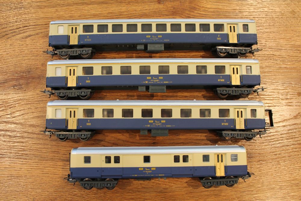 Lot 4 Voitures Voyageur Arnold – Échelle N (1/160) – En Boîte