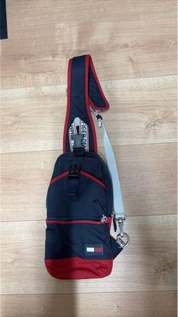 Tommy Hilfiger Umhängetasche blau rot neuwertig