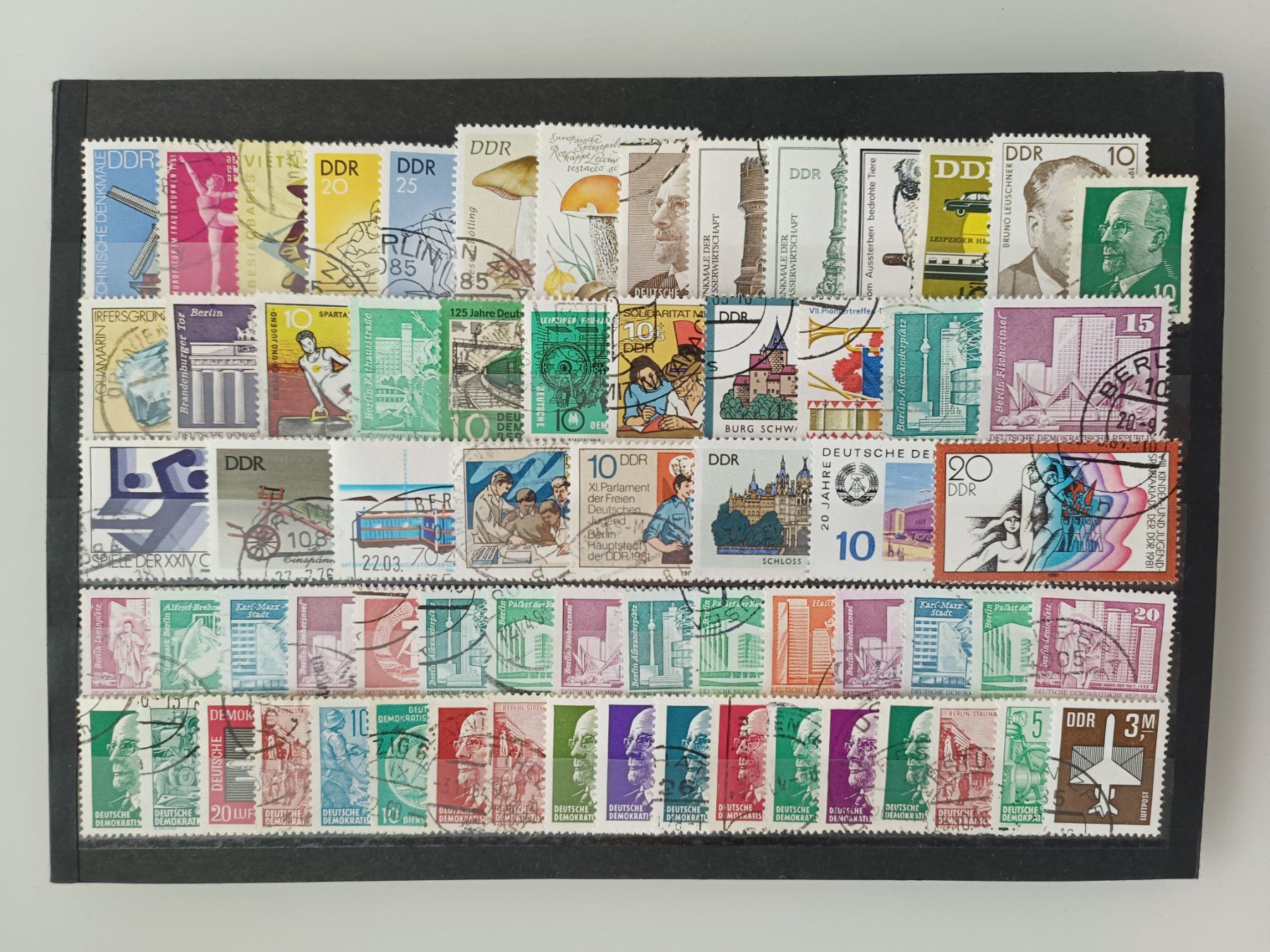 Tutti i francobolli: tolles DDR Lot gestempelt – Usato da Dübendorf venduto da goeggi79