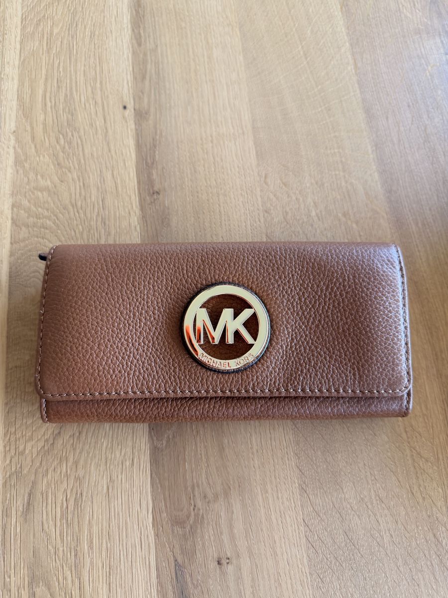 Michael Kors Portamonete: Michael Kors Portemonnaie – Nuovo (secondo la descrizione) da Niederwangen BE venduto da Bluelike