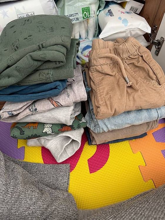 Ensembles coordonnés: Übervoller 110l Sack jungskleider gr 86/92 mit mehr als genu – D'occasion à Sargans par mir_fmm9 3