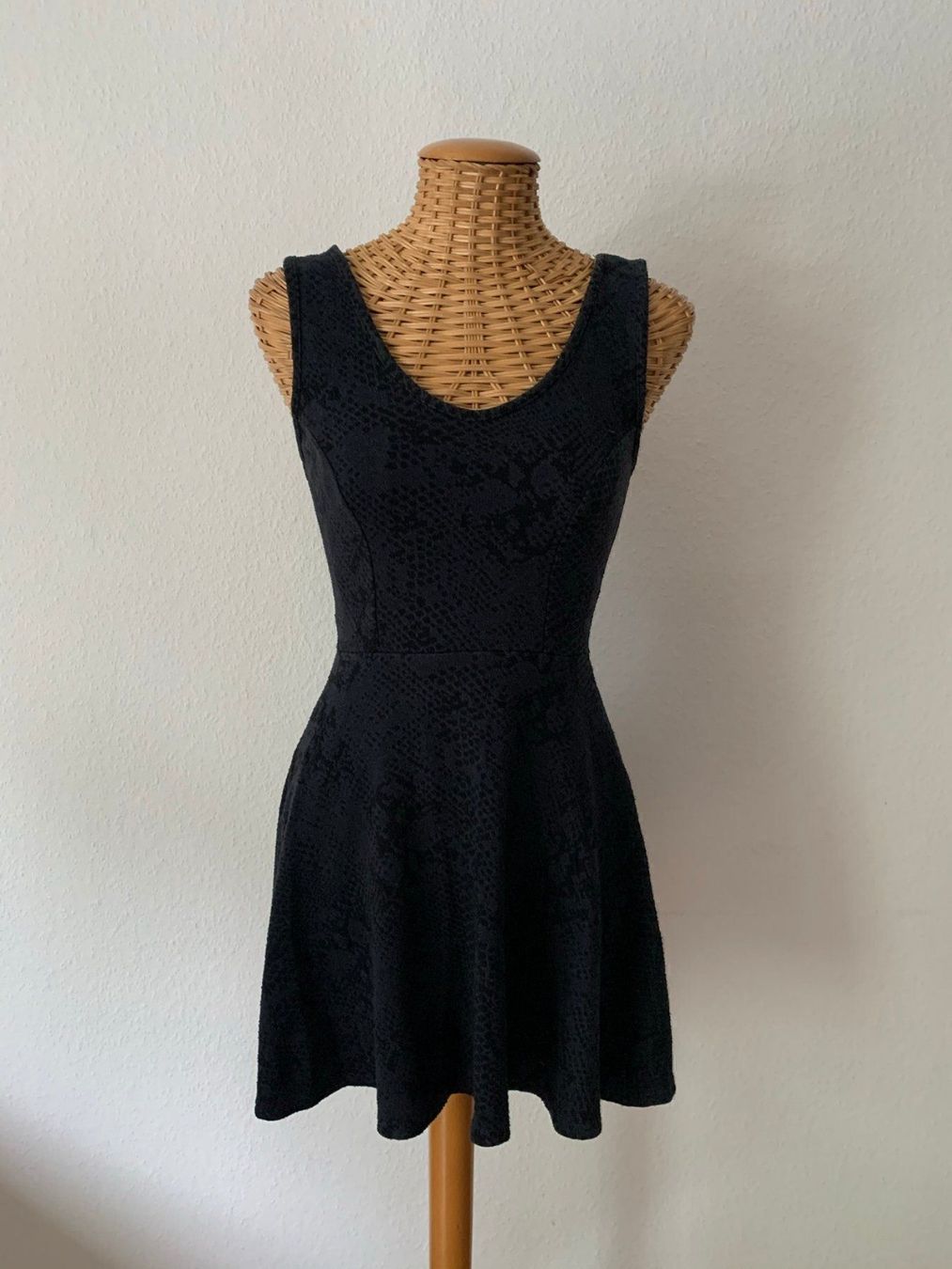 Topshop Robes: TOPSHOP Kleid grau-schwarz gemustert 34 – D'occasion à Zürich par Diazaio