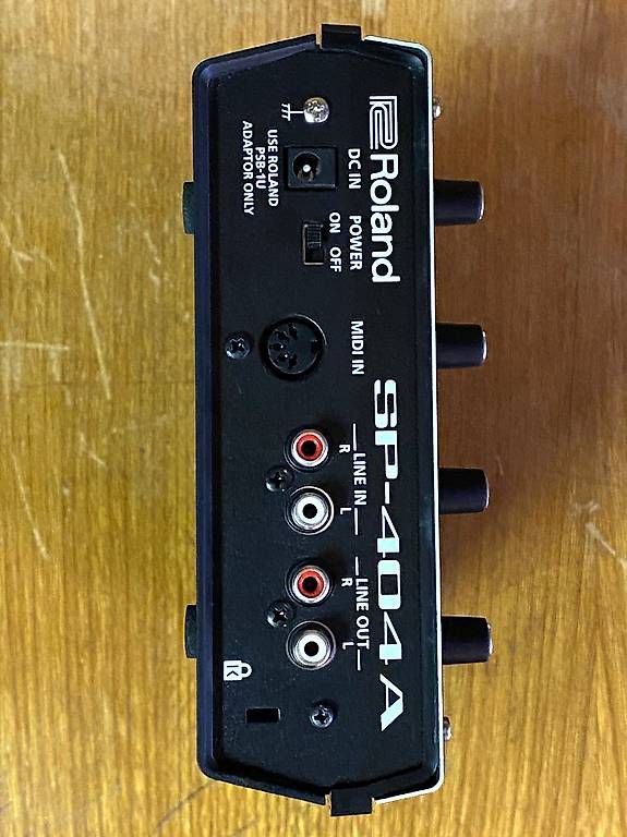 Roland Strumenti musicali: Roland SP-404 A, legendärer Performance Sampler – Usato da Zürich venduto da funktion02 2