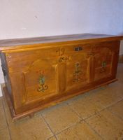 Alte HOLZ - TRUHE / "Trögli" mit Bauernmalerei