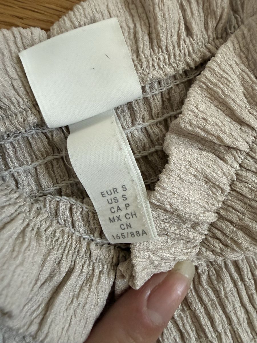 H&M Robes: Kleid beige Grösse S – D'occasion à Hüttwilen par sar_8gj7 1