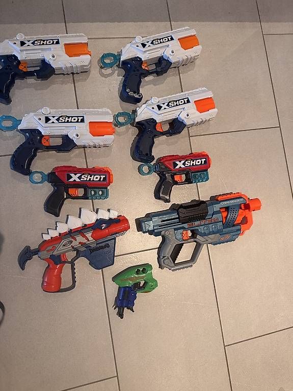 Jouets: Nerf set 13 teile plus monitionen  – D'occasion à Fürigen par Dkneu