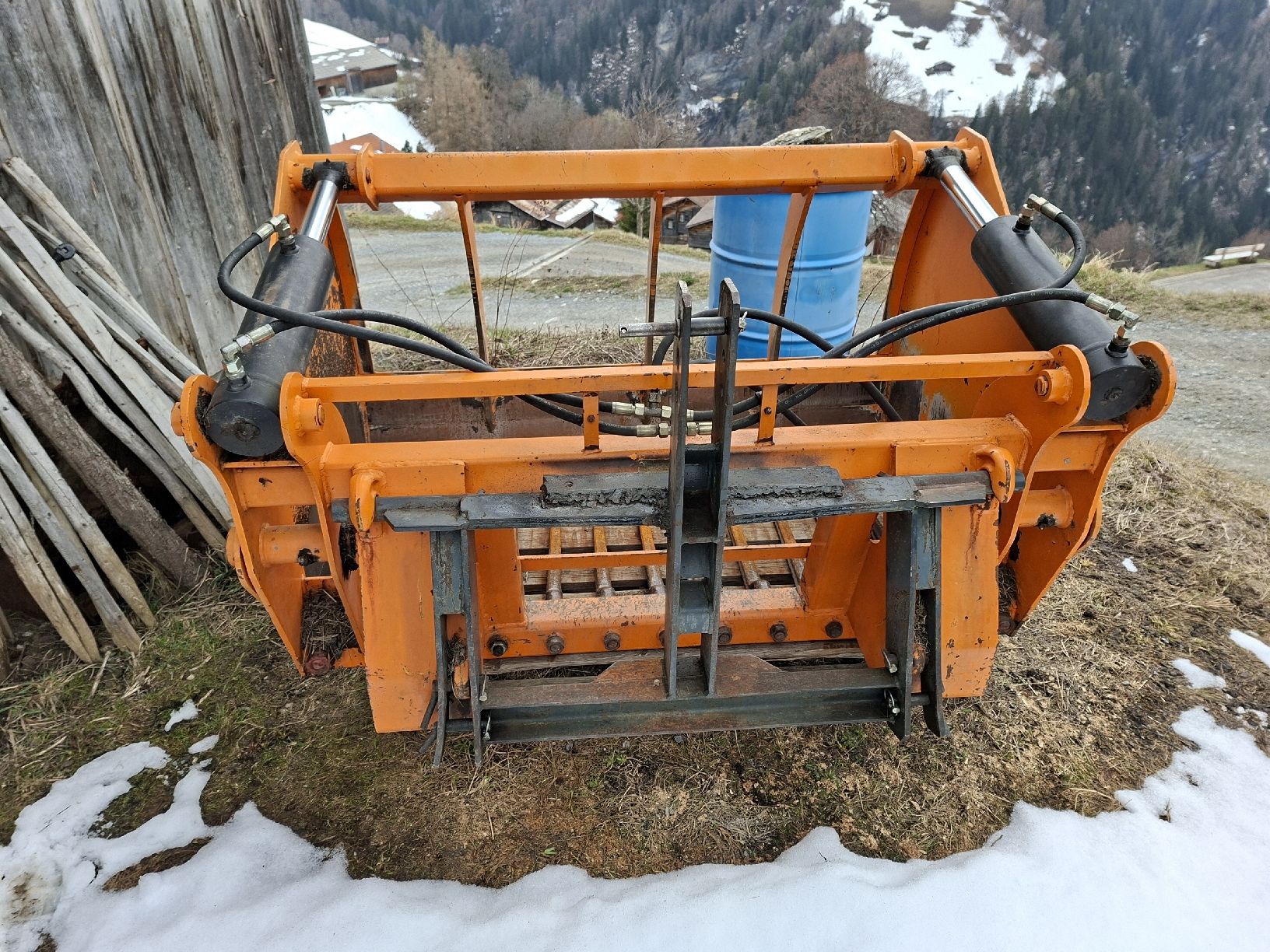 Tutte le macchine: Blockschneider Silozange Silagezange – Usato da Ilanz venduto da Buchli.D
