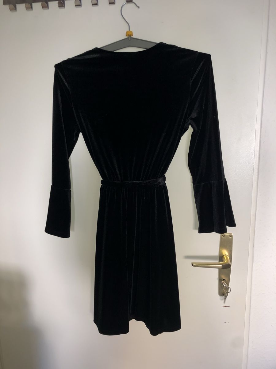 Vestiti: Kleid – Usato da Alpnach Dorf venduto da iva_f6z2 1