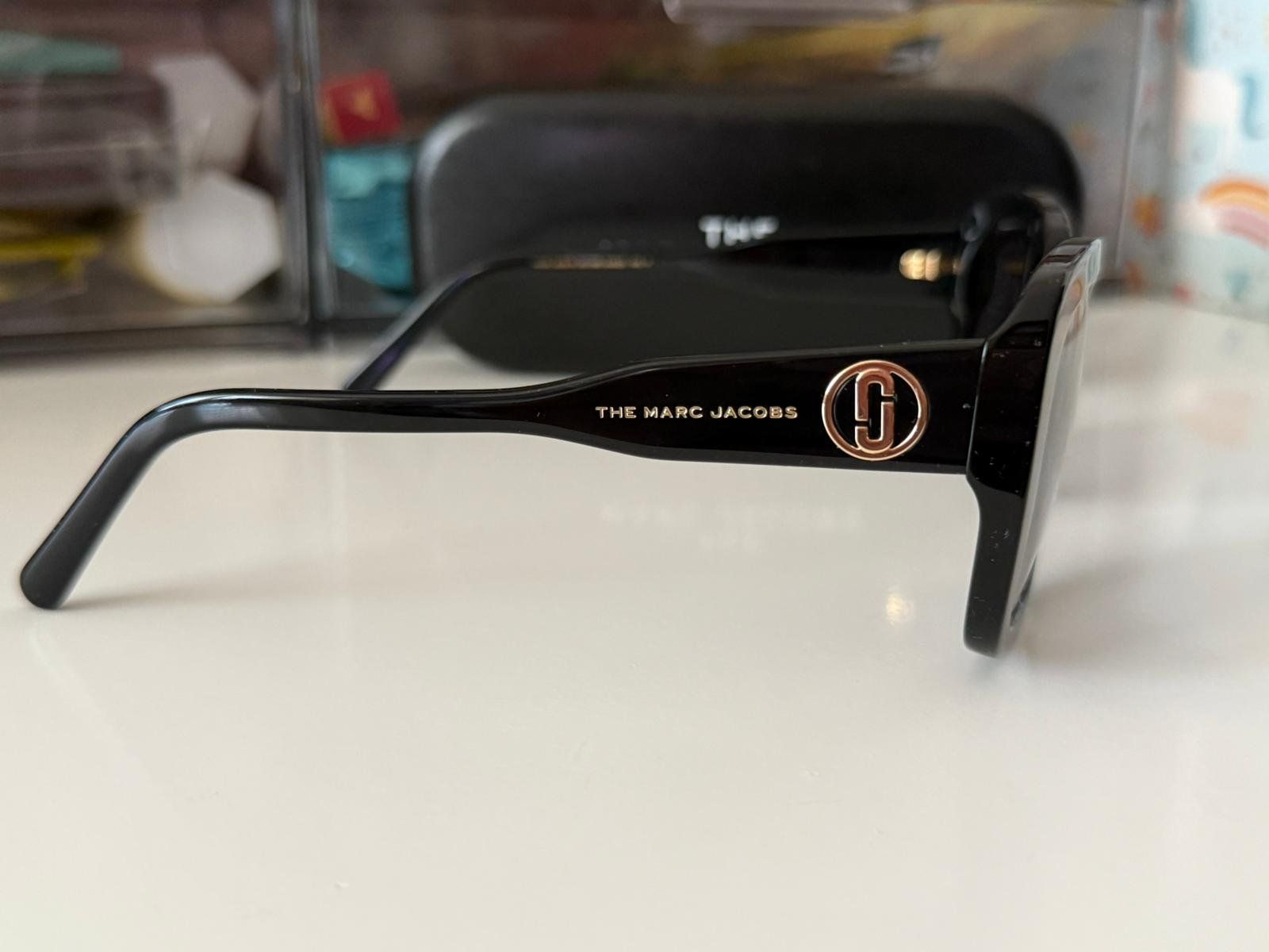 Marc Jacobs Occhiali & Lenti: Sunglasses by Marc Jacobs, Black – Usato da Bachenbülach venduto da Shukkley 2