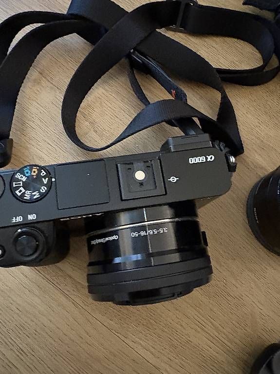 Fotocamera: Sony Alpha 6000 inkl Zubehör – Usato da Liestal venduto da eliceni 1