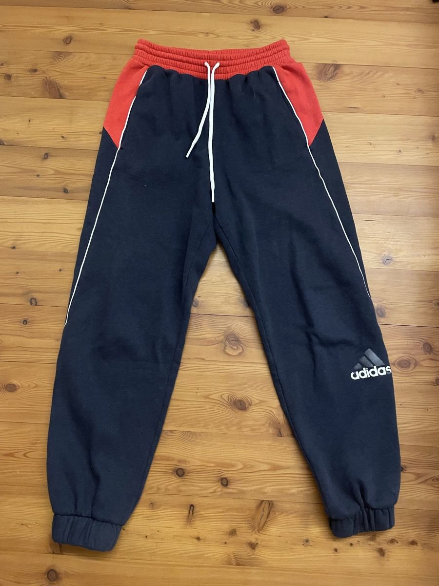 Adidas Pantaloni: Adidas Jogginghose – Usato da Altstätten SG venduto da sarinaaa_th