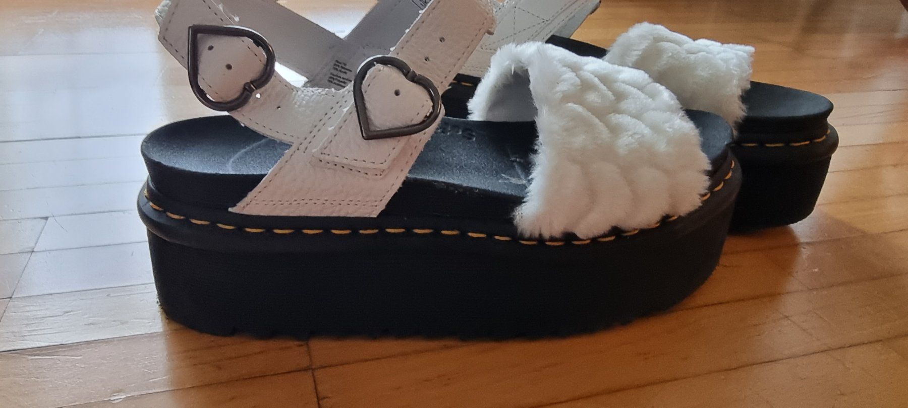 Dr. Martens Chaussures femmes: Dr.martens Sandalen – D'occasion à Riedikon par Winter21.