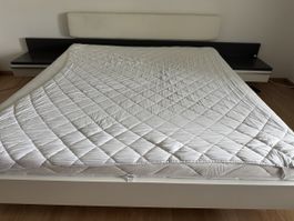Bett 180x200cm mit Lattenrost und Matratze zu verkaufen