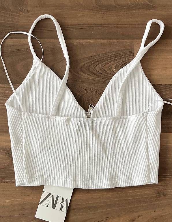 Top: weisses Tank Top – Usato da Köniz venduto da mcp_l62p 1