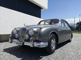 Jaguar Daimler 2.5 V8 Saloon