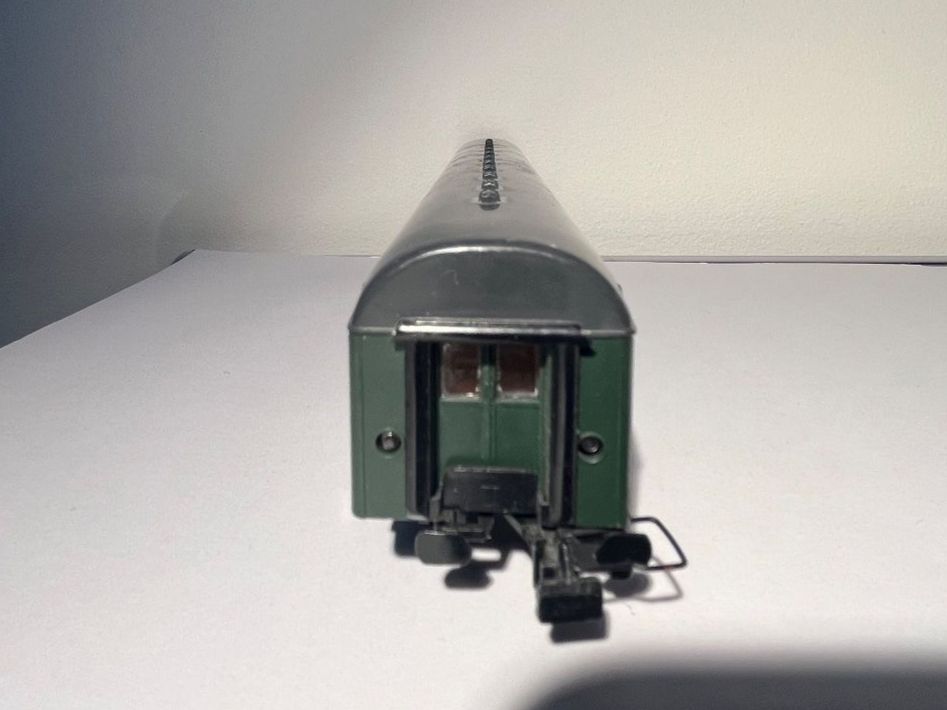 Trix Modellini di ferrovie: Trix H0 Reise- und Güterwagen – Usato da Schaffhausen venduto da cherren75 3