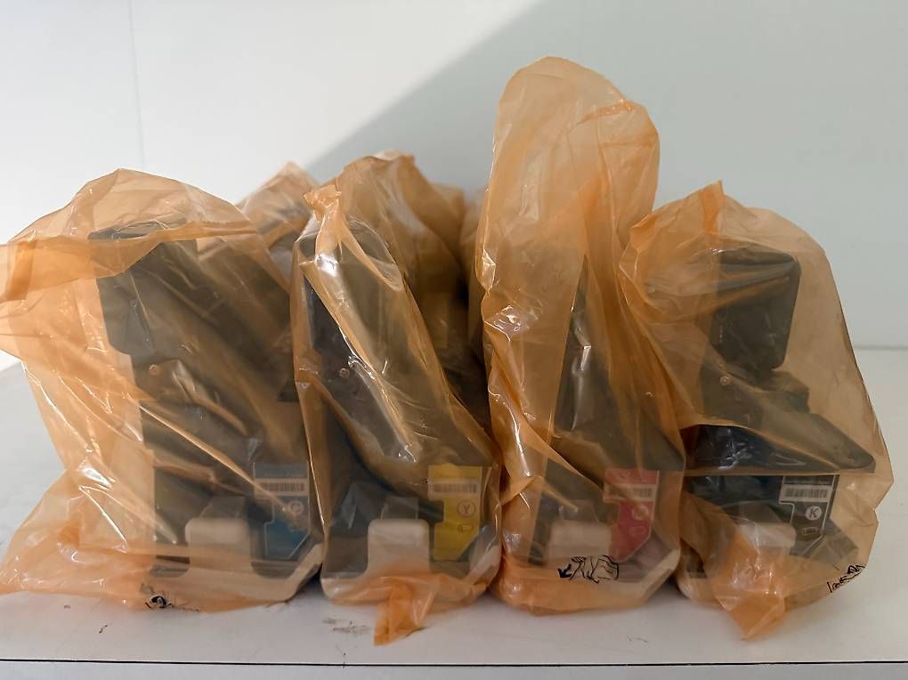 Hewlett Packard Cartucce per stampanti & toner: Set de 4 fuser original HP 827A – Nuovo (secondo la descrizione) da Bercher venduto da Mickyfuncky 1