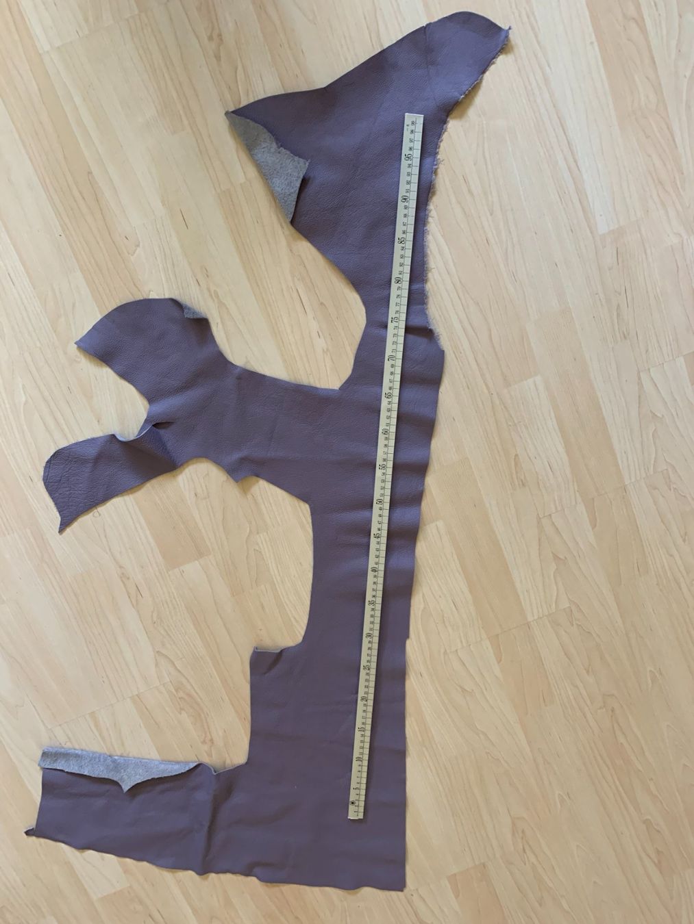 Tessuti: Lederrest, Leder, ca. 1mm, Lila – Usato da Worb venduto da farben20zauber 1