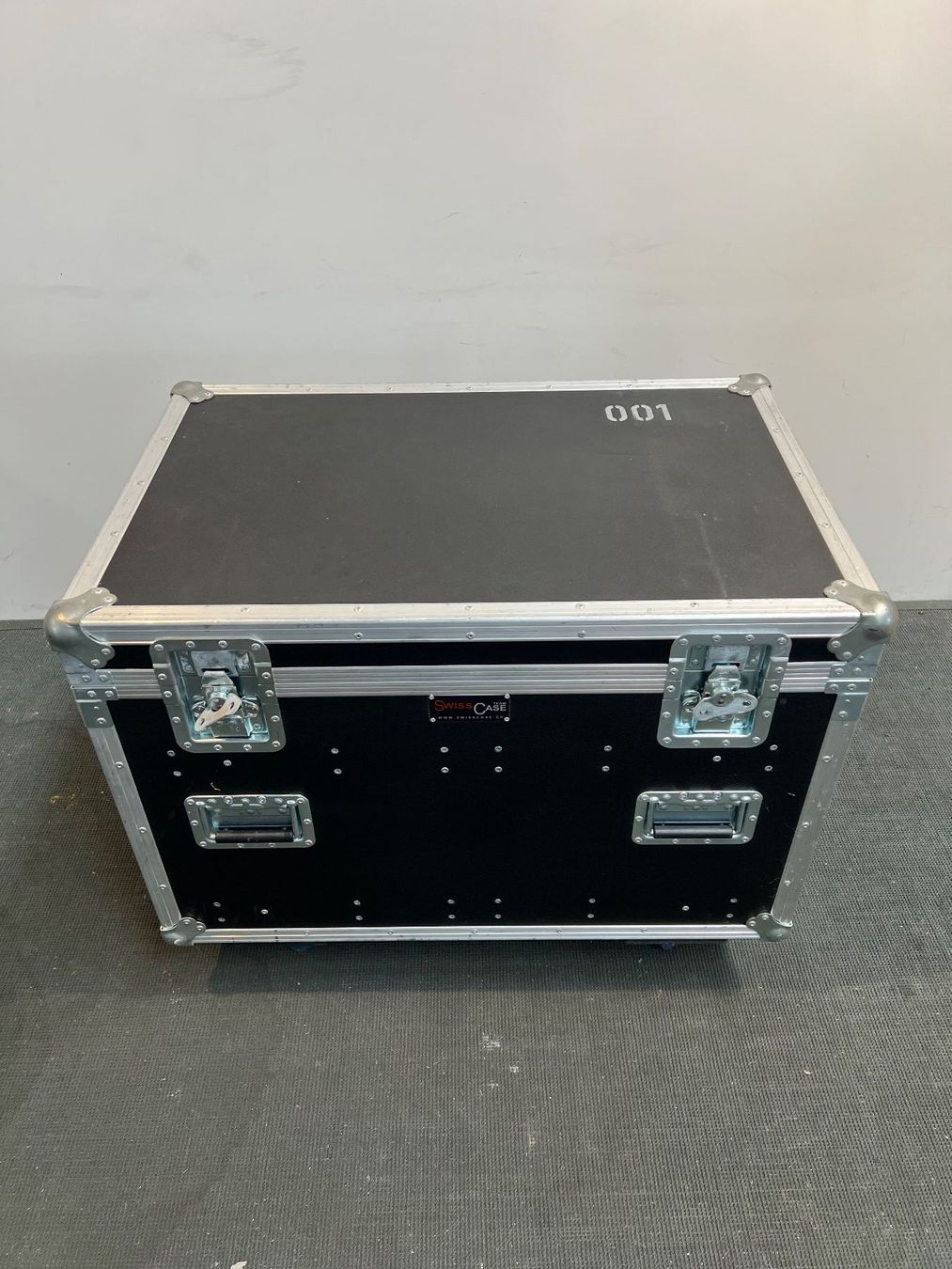 Reisekoffer: 013 SWISSCASE Flightcase / Tourcase auf Rollen – Gebraucht aus Wangen an der Aare von TBYN 1
