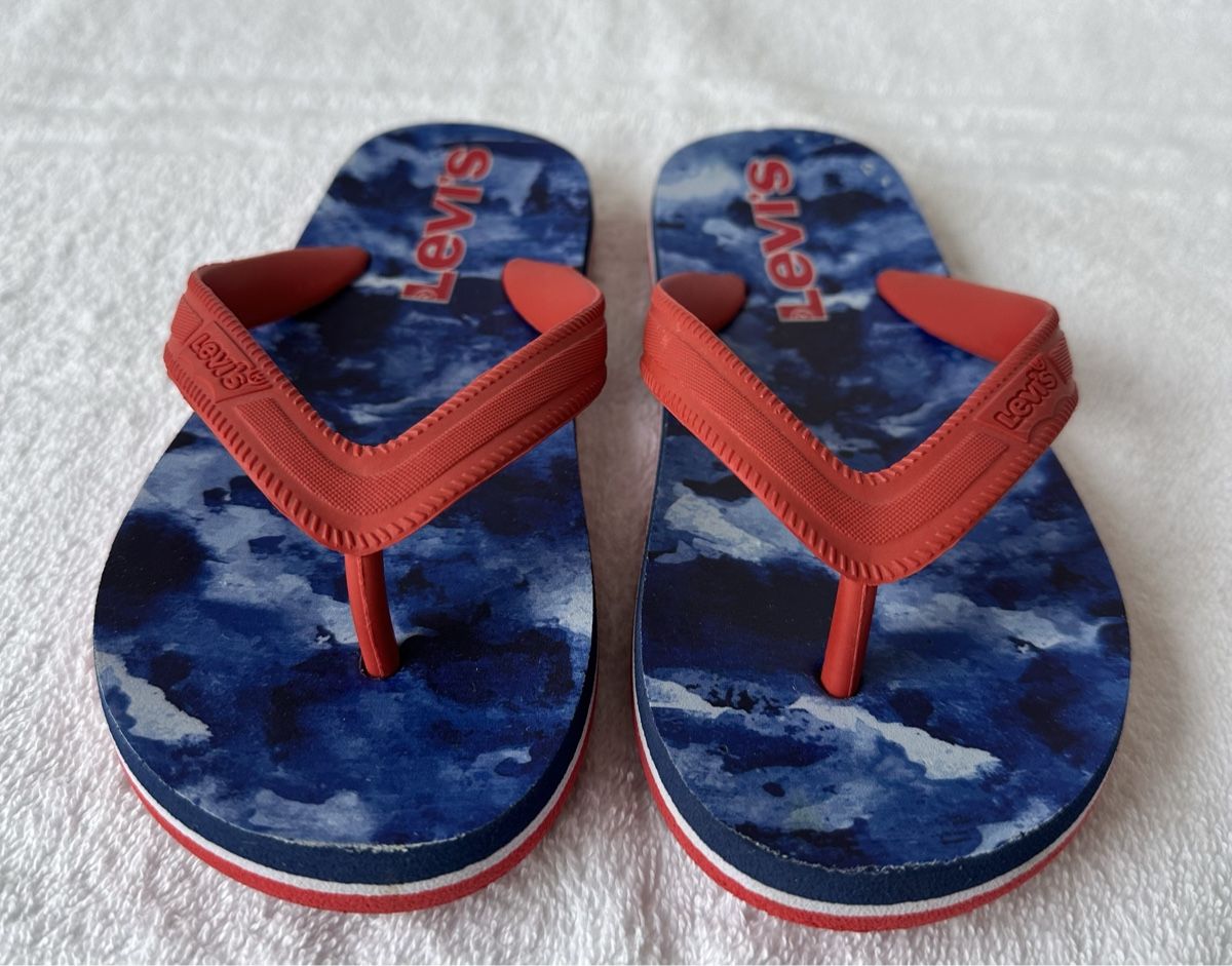 Levi's Scarpe per ragazzi: Infradito Levi’s – Usato da Castel San Pietro venduto da Moregi 6