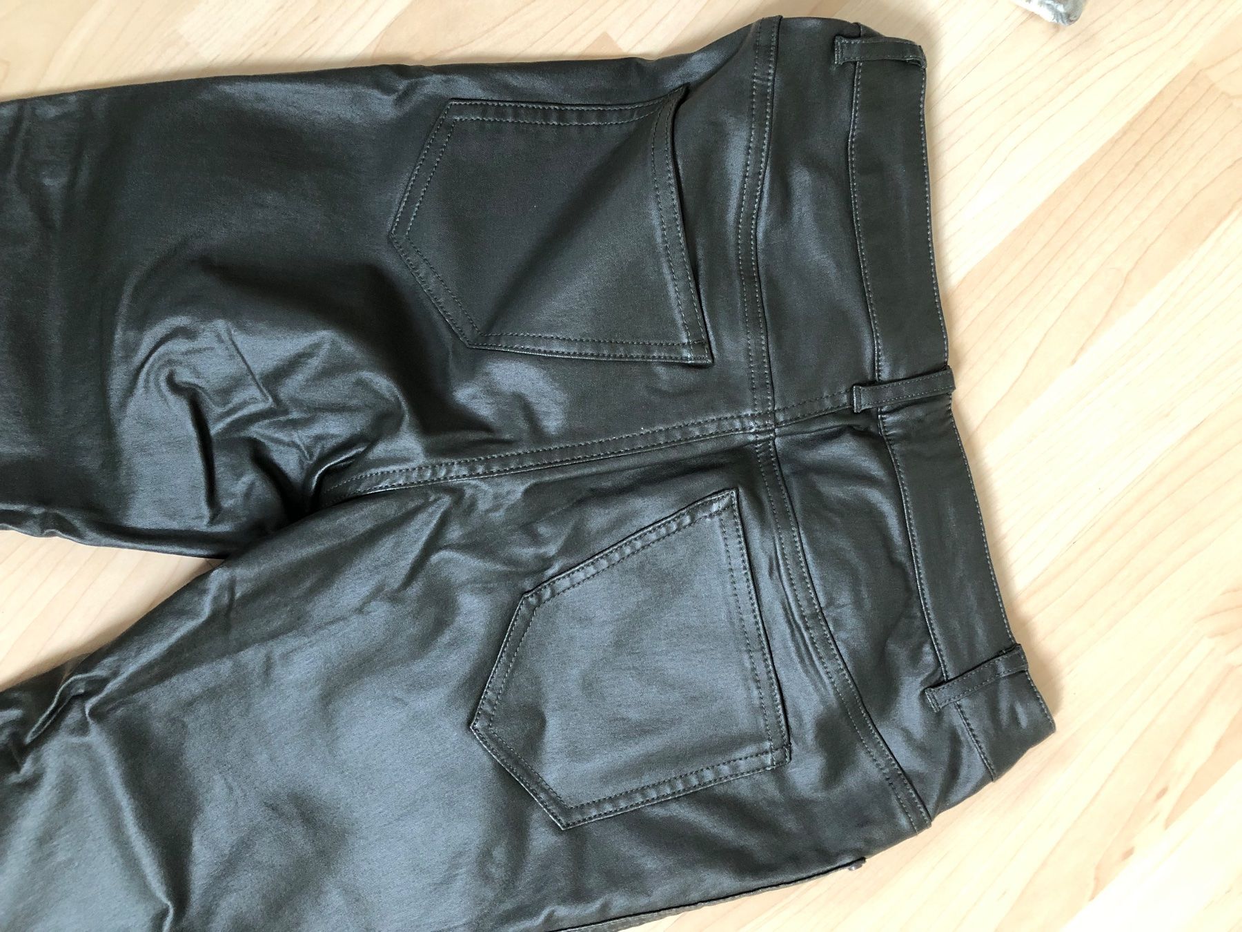 Lotti di vestiti: Lascana Hosen mit Bluse Gr 34/36 – Nuovo (secondo la descrizione) da Zell ZH venduto da Guffos 3