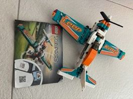 Avion Lego Technic 42117 avec mode d'emploi monté
