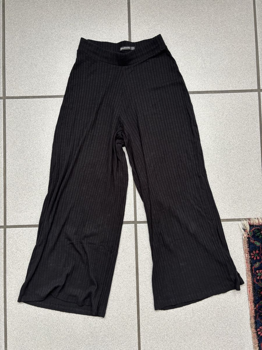 Stradivarius Pantaloni: Culotte Hose – Usato da Solothurn venduto da skillsine