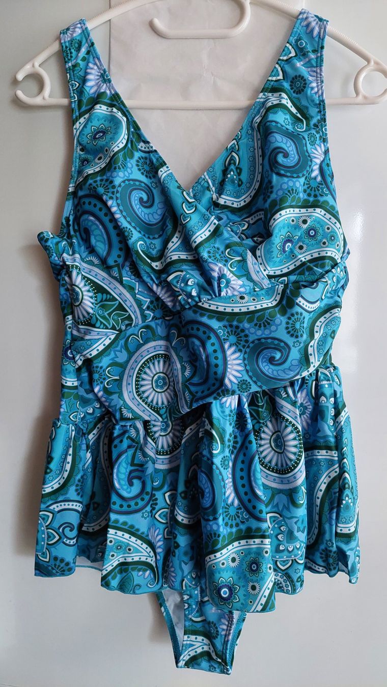 Costumi da bagno & Bikini: Neuer einteiliger Badeanzug mit Röckchen, Gr. XL / 44 – Nuovo (secondo la descrizione) da Oberwil BL venduto da Hunajakakku 1