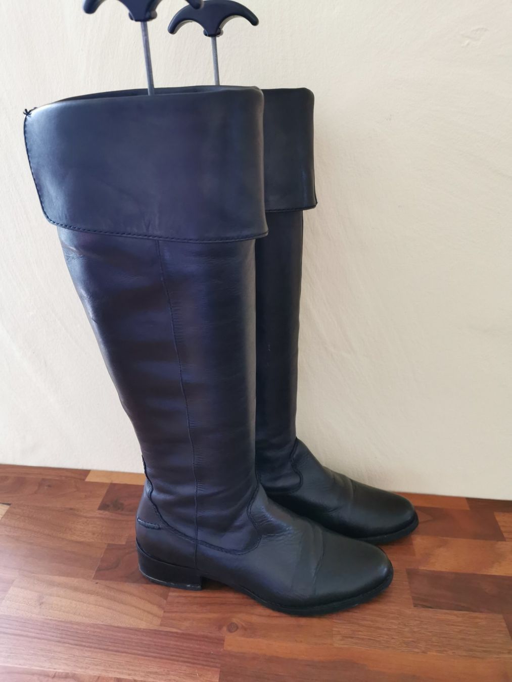 Scarpe da donna: Schwarze Lederstiefel / Stiefel Gr. 36 – Usato da Boniswil venduto da Totomat-Lady 2