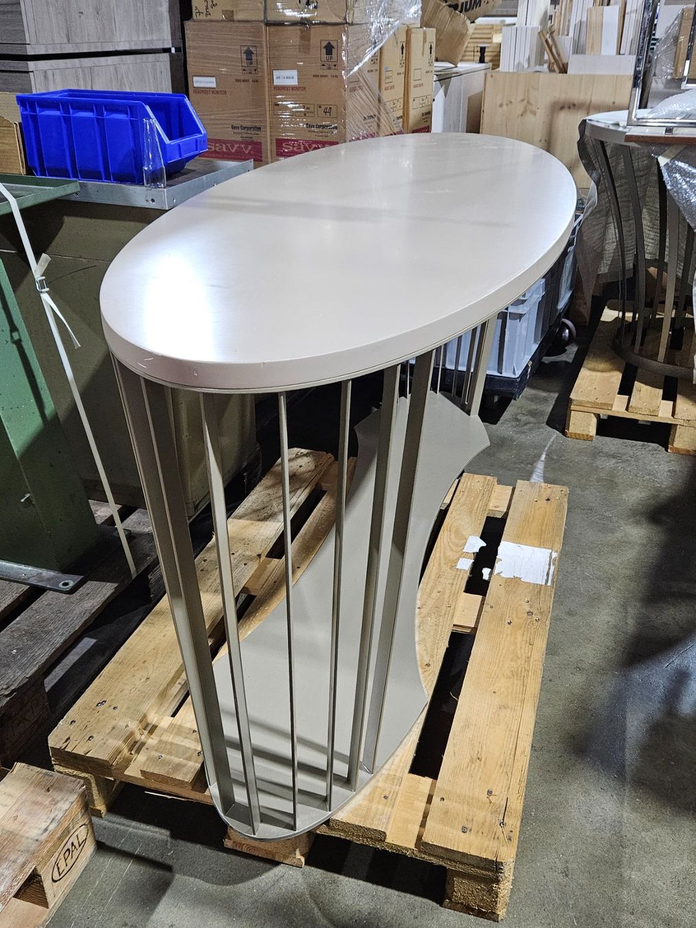 Tavoli: Ovaler Metall- Holztisch – Nuovo (secondo la descrizione) da Oberstammheim venduto da Dachs28 1
