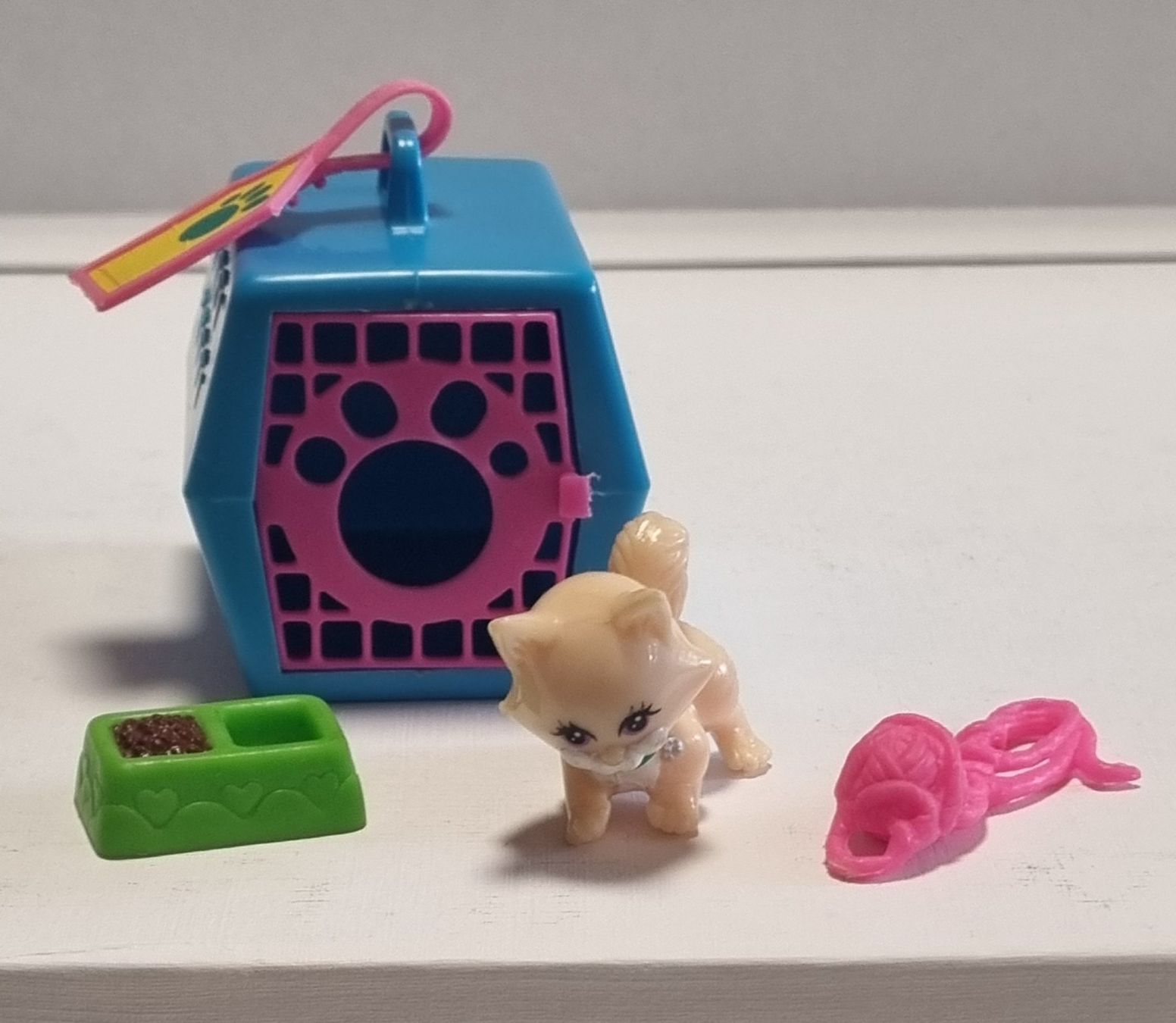 Hasbro Spielzeuge: Kenner Littlest Petshop Verspieltes Kätzchen – Gebraucht aus Effretikon von lenalisa63