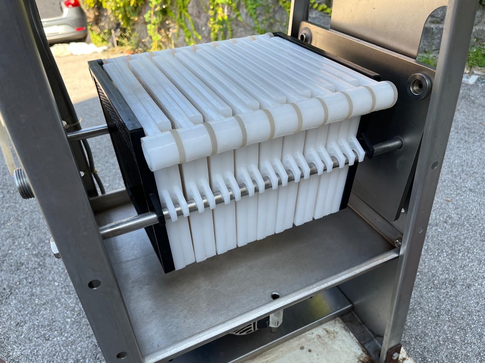 Alle Maschinen: Weinabfüllmaschine mit Filter – Gebraucht aus Breno von gre_jz8f 3