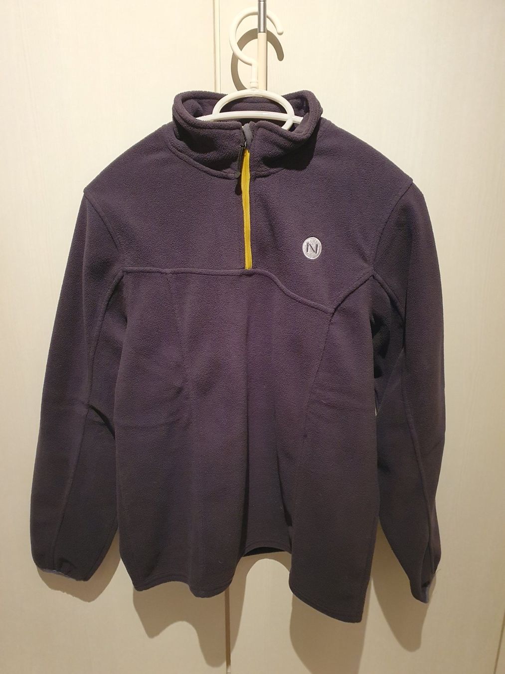 Maglioni & Felpe: Schwarzer Fleecepullover Grösse S – Usato da Weiningen ZH venduto da jet_qh2c