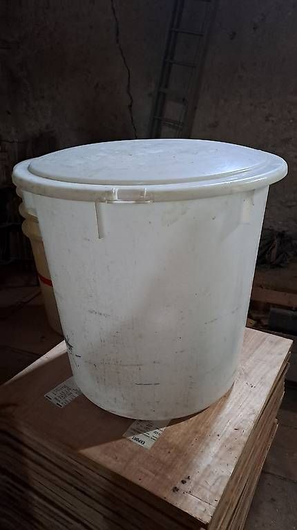Tränken & Tröge: Cuve 300 lts – Gebraucht aus Rances von luc_ht2w 1