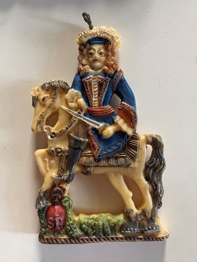 Statuette: Farbige Wachsfigur eines Edelmannes zu Pferd, mit Schwert. – Usato da Diessenhofen venduto da Albin00