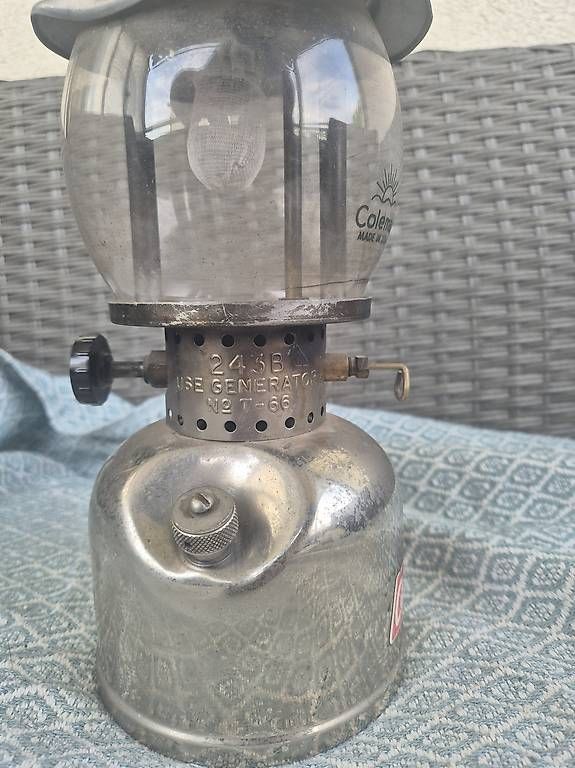 Coleman Lampen: BENZINVERGASER - LAMPE  COLEMAN 243B – Gebraucht aus Biel/Bienne von CS013 1